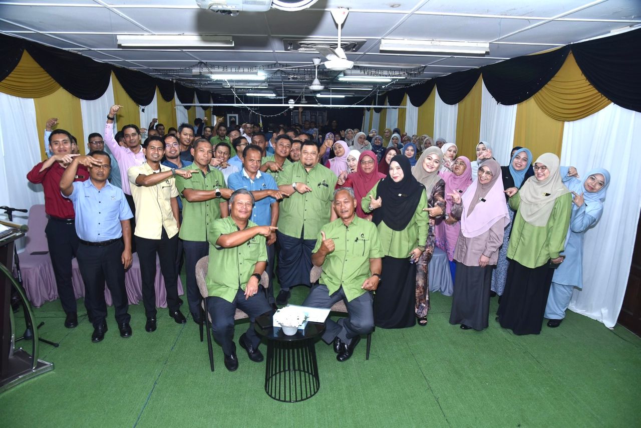 Majlis Meraikan Persaraan Encik Mohd Salleh Bin Haji Bakar